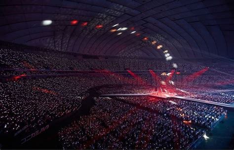 Arashi Live at the Tokyo Dome: A Spectacular Celebration of Friendship and Music!