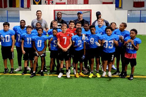 What Age Does Tackle Football Start: Exploring the Intersection of Youth Sports and Developmental Concerns